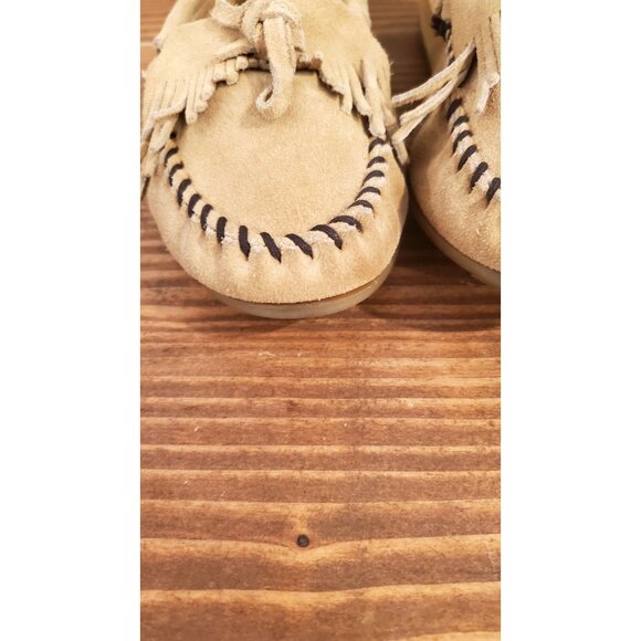 Minnetonka Womens Tan Suede Moccasins With Fringe & Bow Detail Size 7 - Picture 5 of 9